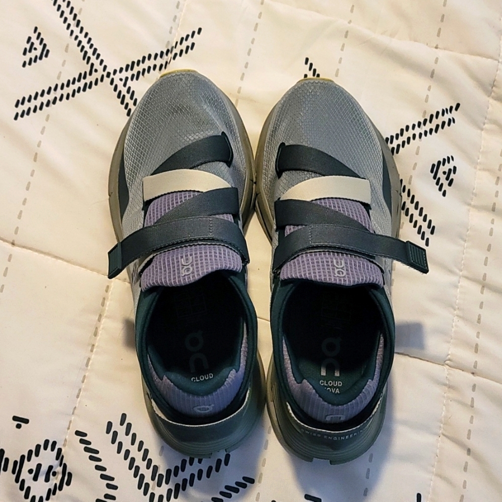 Womens OnCloud Cloudnova Wrap running shoe.